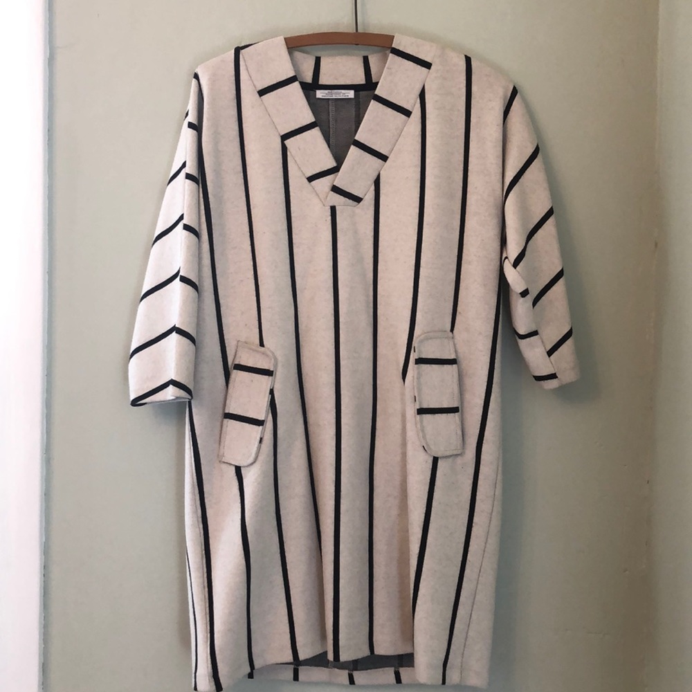 Zara Black and White Sweater Dress with Pockets S